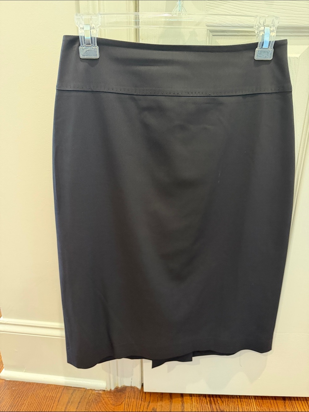 Elie Tahari Sleek Black Pencil Skirt